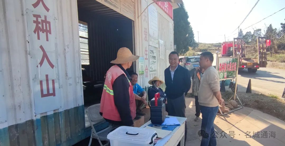 县长詹道斌督导检查森林防火工作