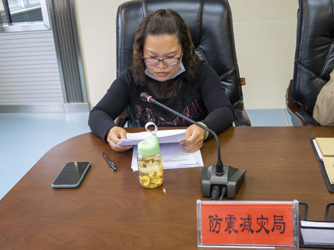 图4   县防震减灾局汇报工作.jpg
