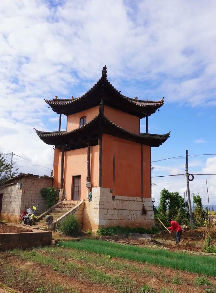 您的位置>首页>通海县杨广镇>特色东华>兴义村新阁工作之余,喜欢读