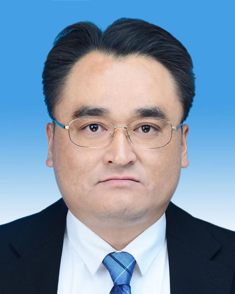 王华明.jpg 王华明.jpg