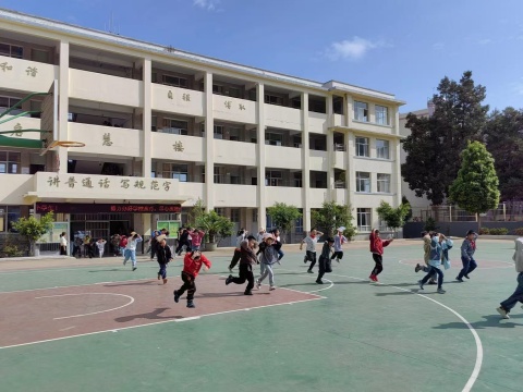 图2 室外紧急疏散一.jpg 图2 室外紧急疏散一.jpg